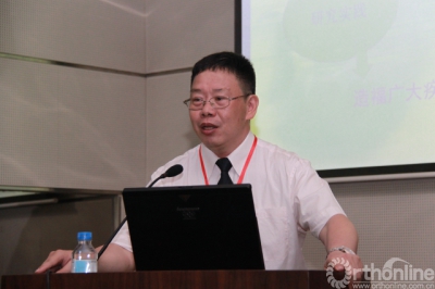 白波教授致欢迎辞王正国院士进行专题演讲钟南山院士进行专题演讲