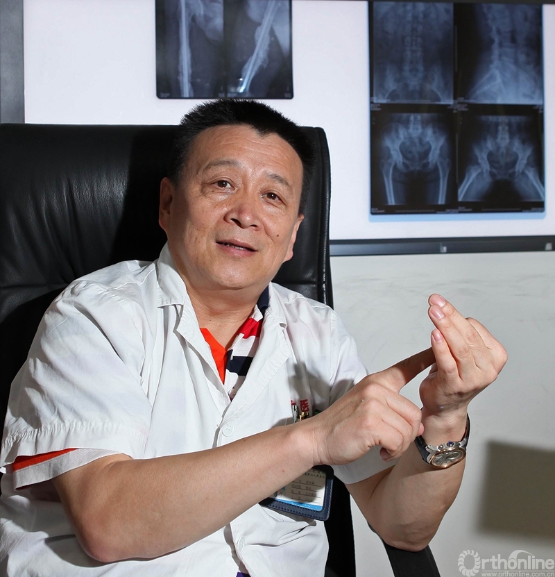 张长青教授接受采访.jpg