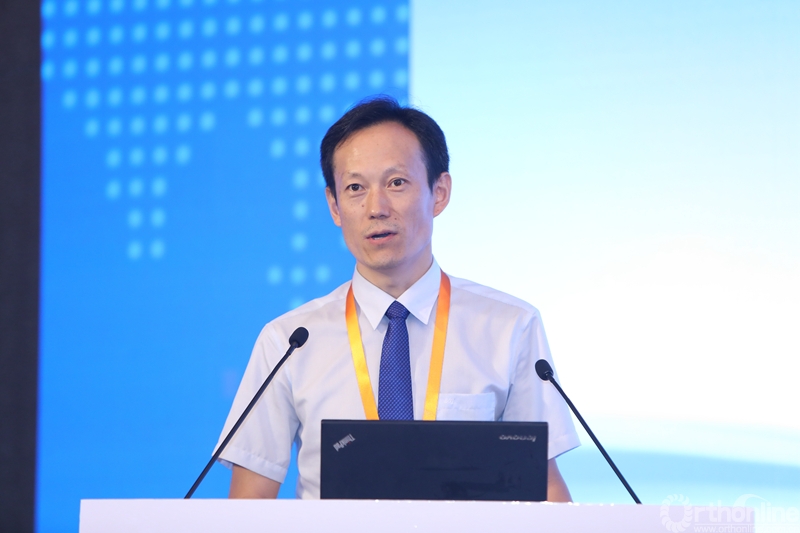 大会第一天,北医三院孙垂国副教授在"厚德仁"术"—前沿/经典手术视频
