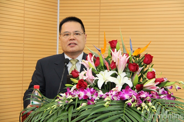 铁胜教授在开幕致辞中表示:"近5年来,十院脊柱外科在贺石生教授带领下