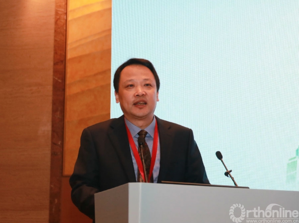 李众利教授主持开幕式大师共话运医与康复赖诗卿专员授课赖诗卿专员在