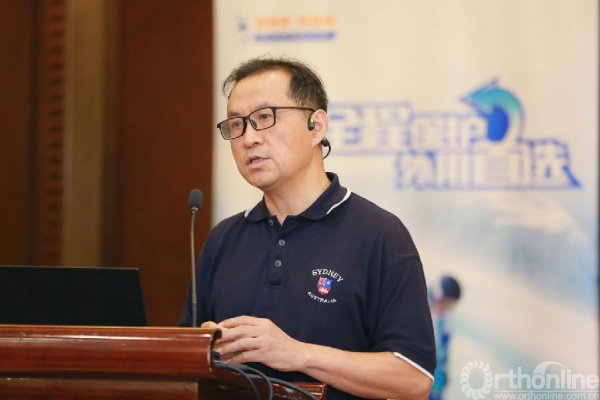 空军特色医学中心伍骥教授汇报了一例外伤性颈椎关节突绞锁致颈椎畸形