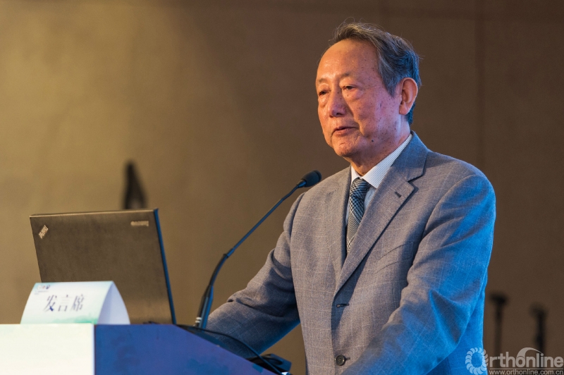 李方财教授宣布会议开幕4月13日下午,"第二届腰椎侧方融合技术高峰