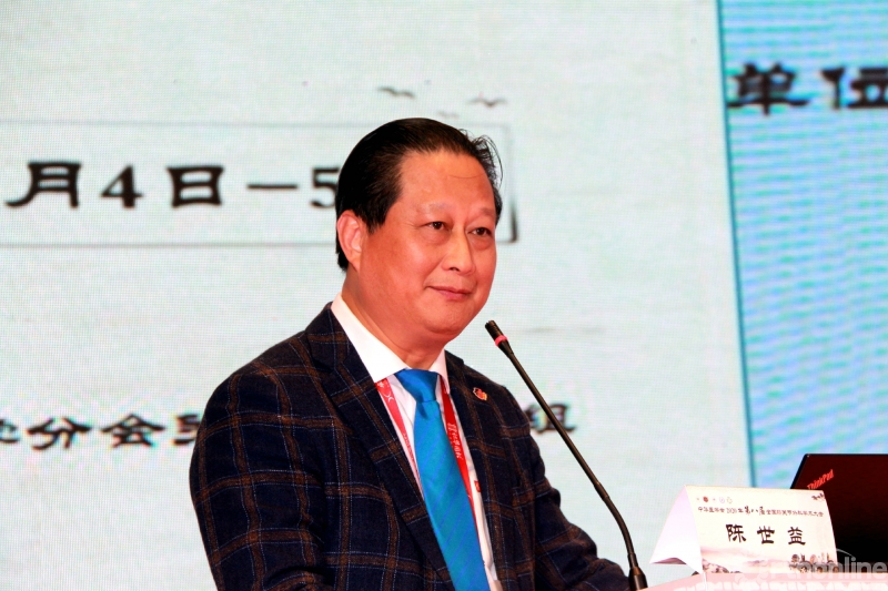 北京大学人民医院吕厚山教授对中国膝关节外科发展做出了巨大贡献.