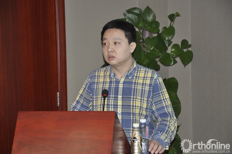 伍骥教授,刘宝戈教授主持会议此次学术沙龙的主要内容是对各单位选送