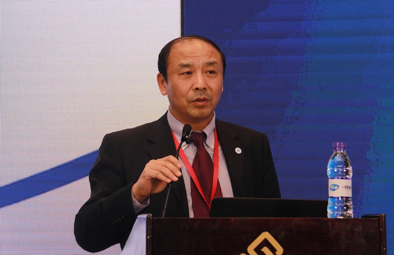 北京医院孙常太教授宣读了脊柱学组成员名单:李放教授任组长,姜建元